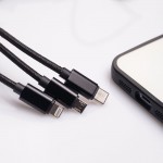 Кабел за зареждане и данни Maxlife 3in1 cable USB - Lightning + USB-C + microUSB 1,0 m 2,1A Черен с оплетка Кабел за зареждане и данни Maxlife 3in1 cable USB - Lightning + USB-C + microUSB 1,0 m 2,1A Черен с оплетка