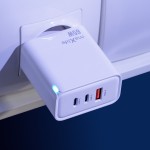 Бързо зарядно за телефон, таблет или лаптоп Maxlife MXTC-09-65ACC GaN PD QC charger 2x USB-C 1x USB 65W Бяло Бързо зарядно за телефон, таблет или лаптоп Maxlife MXTC-09-65ACC GaN PD QC charger 2x USB-C 1x USB 65W Бяло